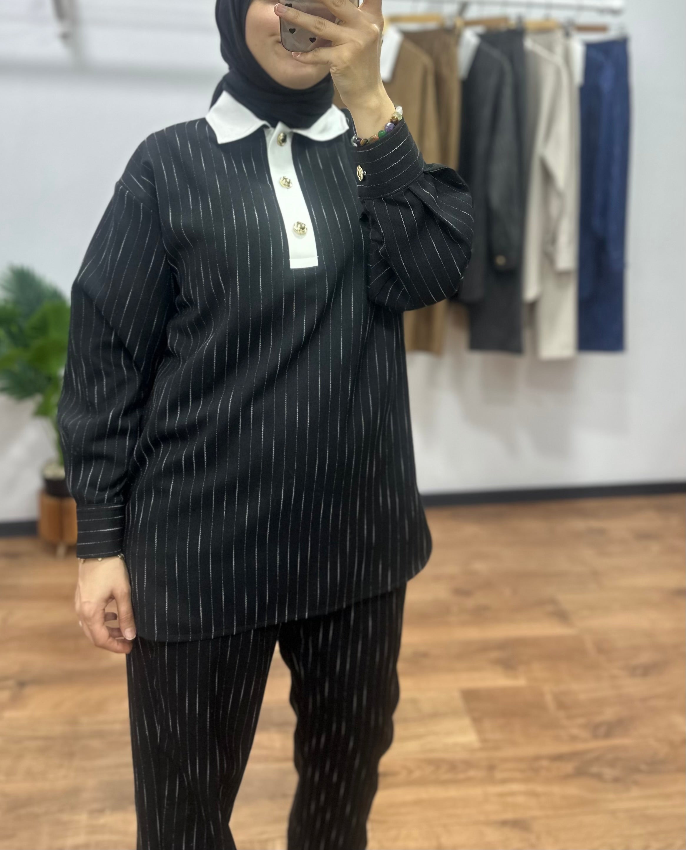 Yaka Garnili Takım Siyah