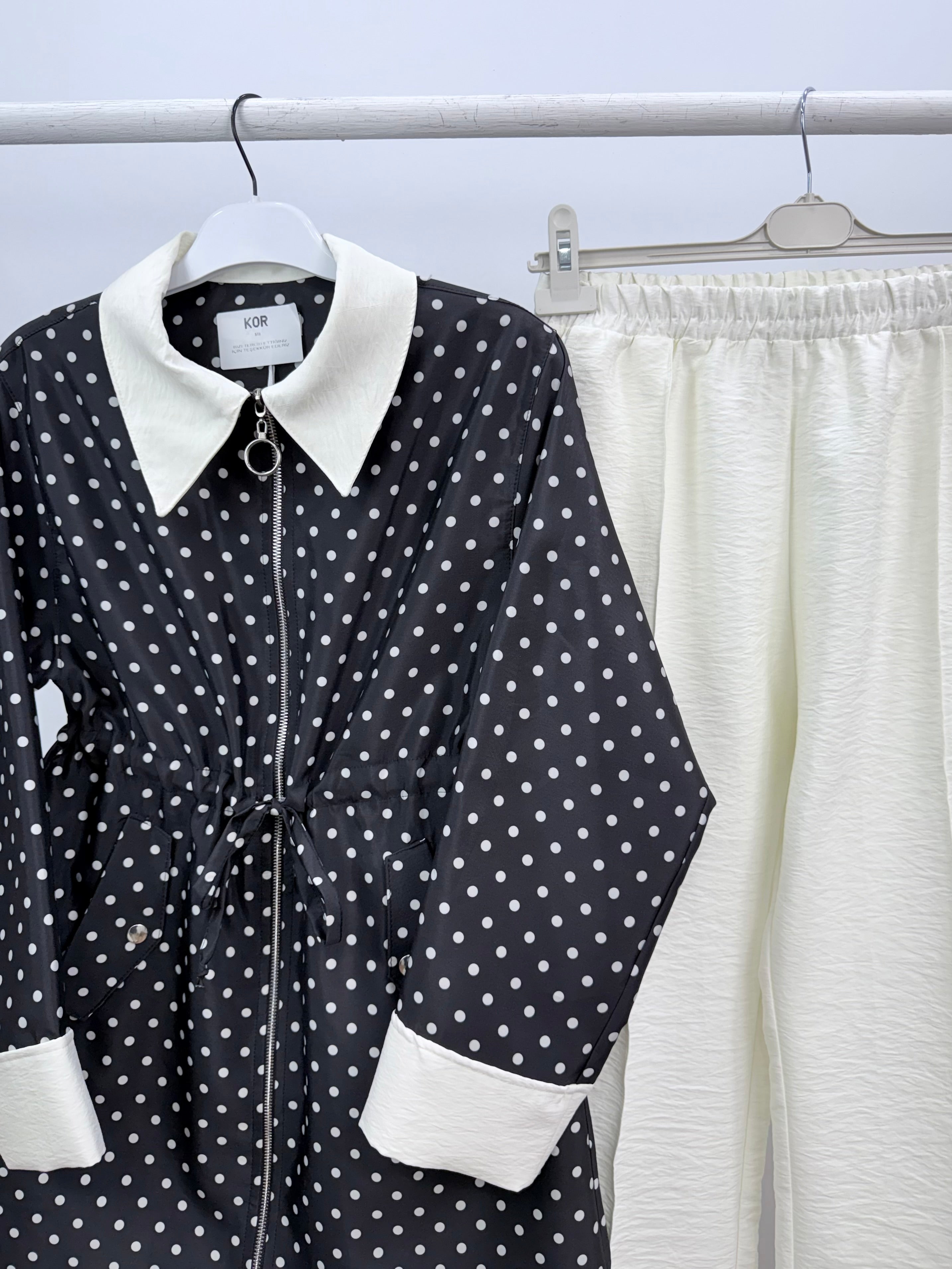 Puantiyeli Takım/Beyaz