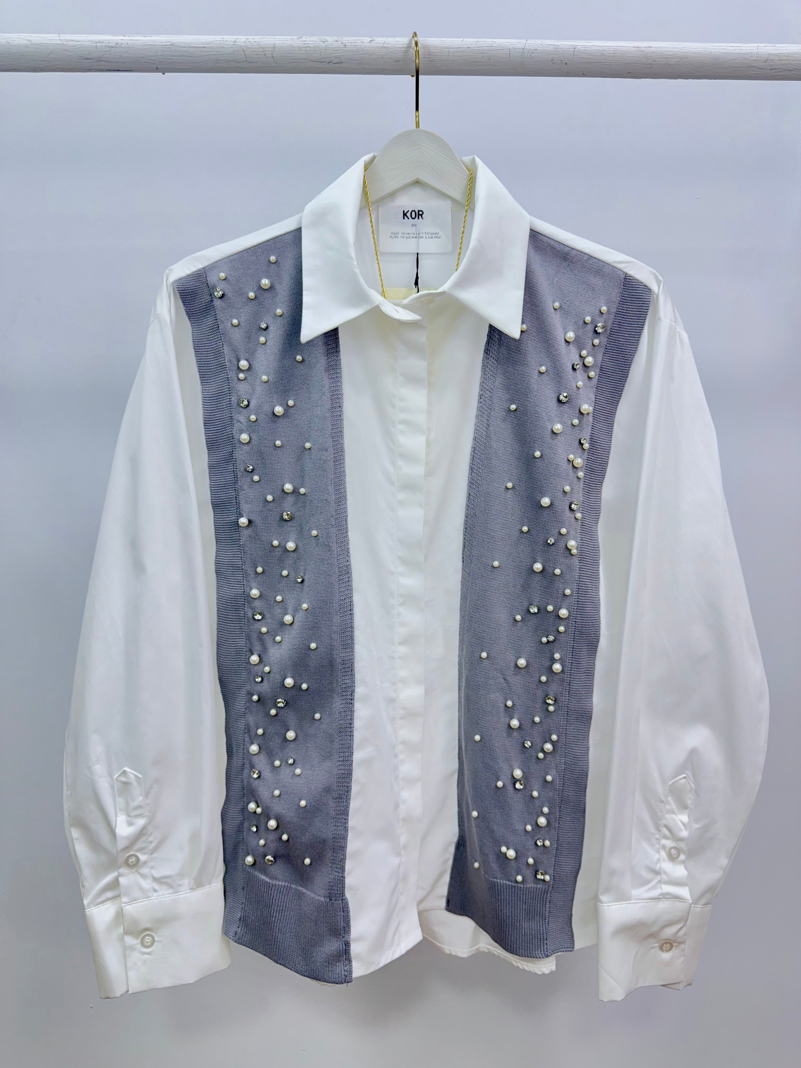 Aksesuarlı Gömlek/Beyaz