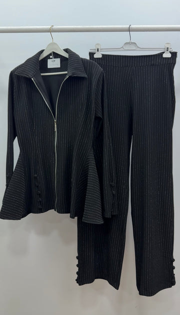 Volanlı Düğme Detaylı Takım/Siyah