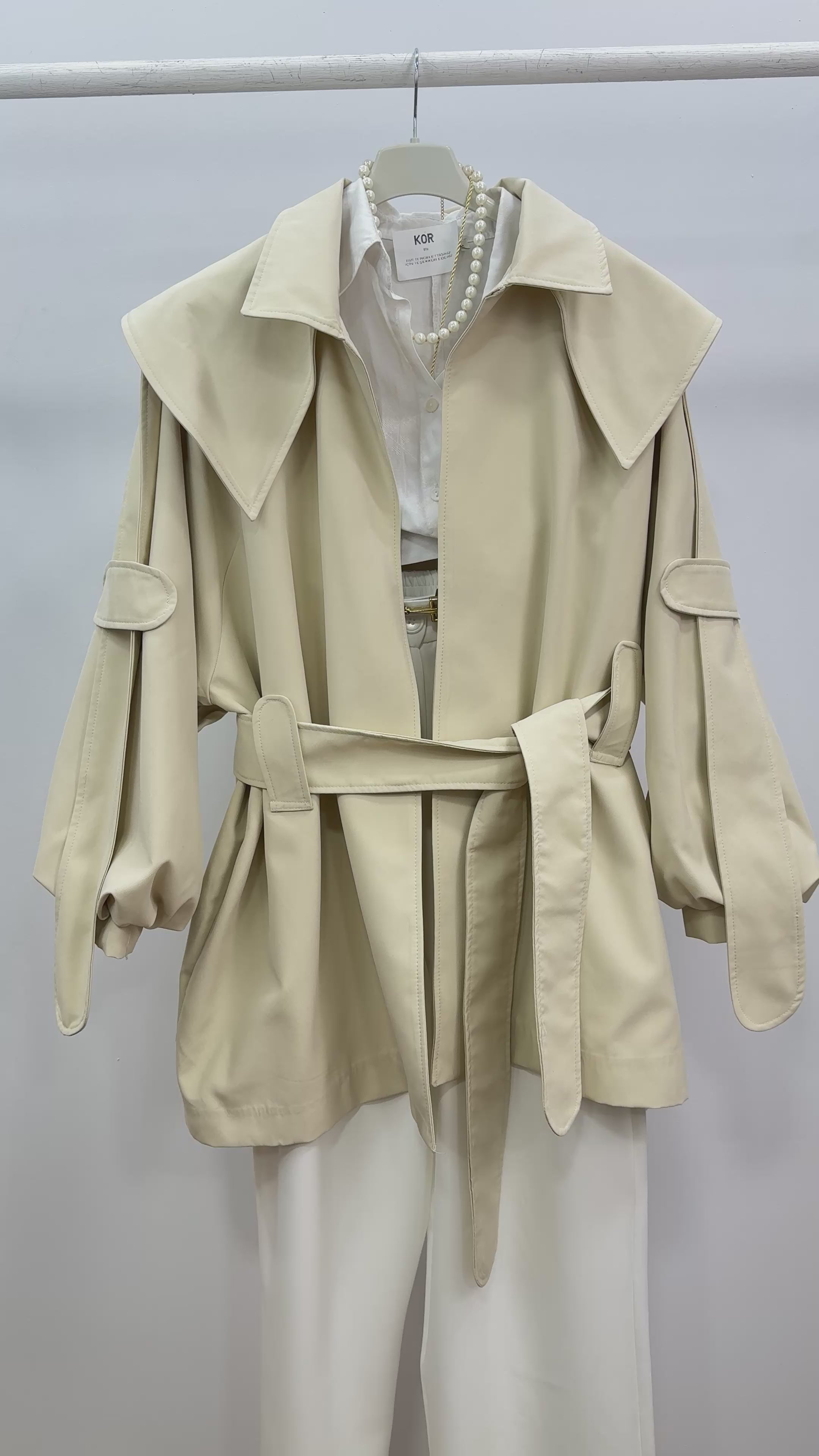 Pelerin Detaylı Trençkot/Krem