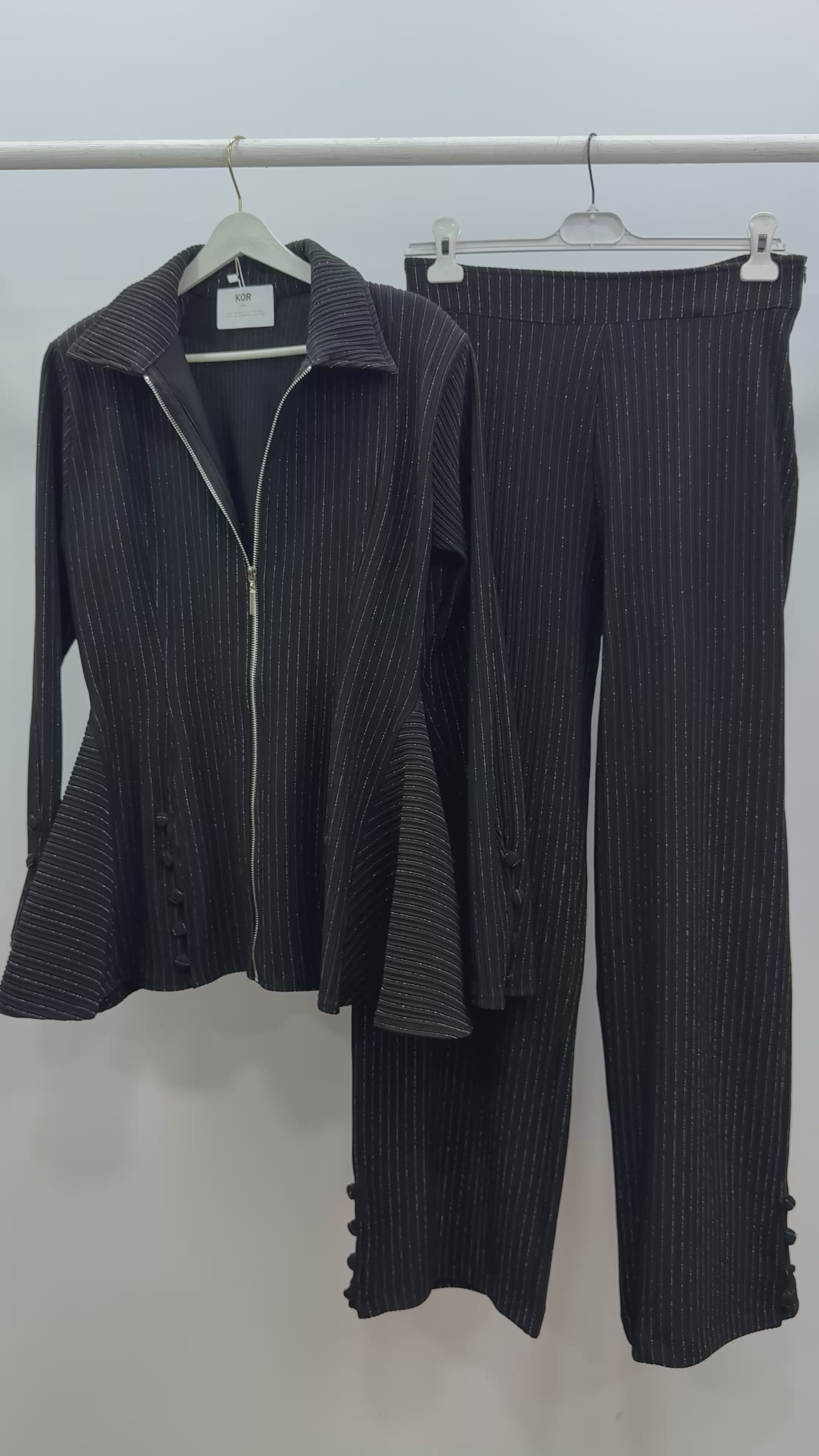 Volanlı Düğme Detaylı Takım/Siyah