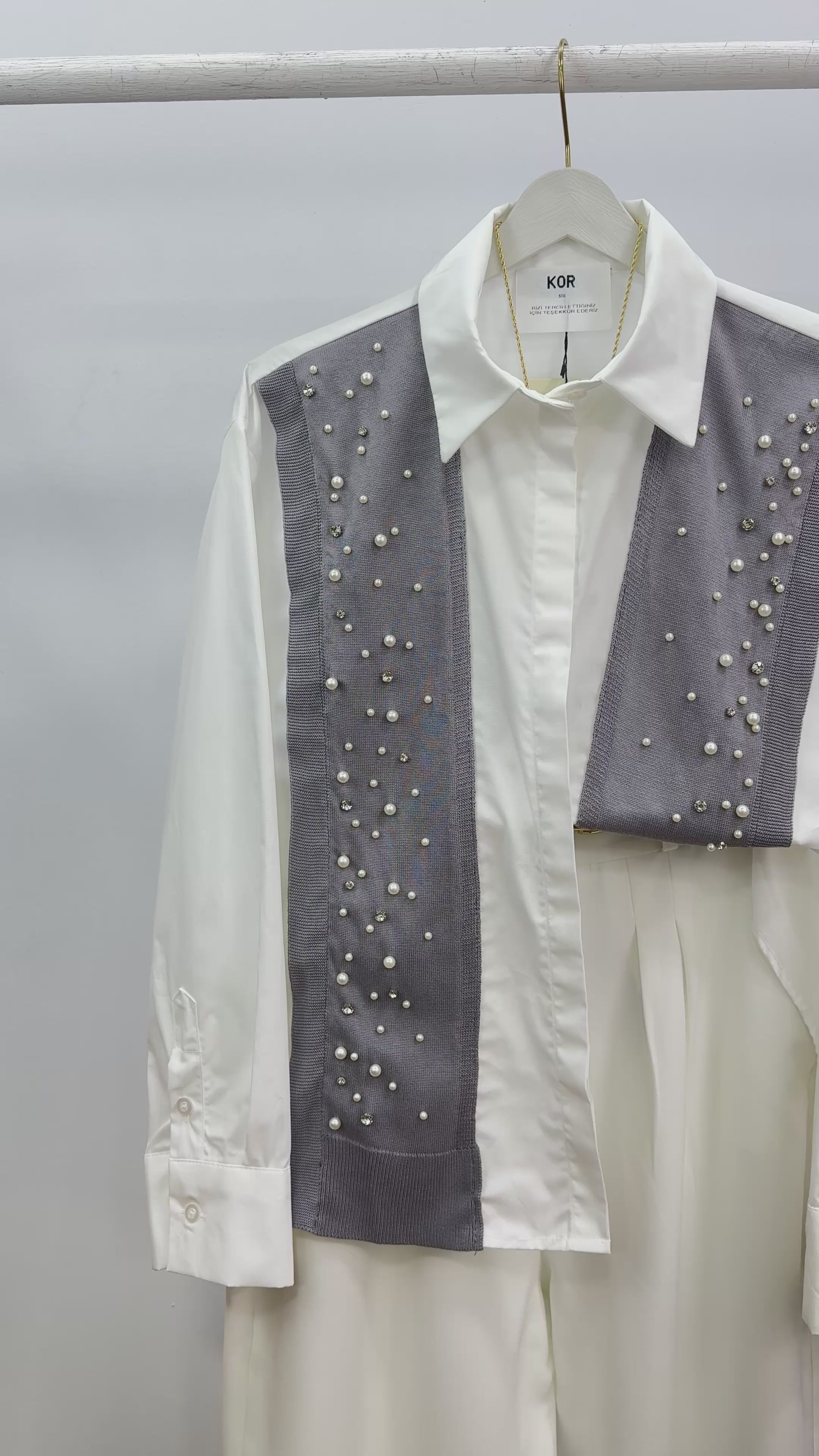 Aksesuarlı Gömlek/Beyaz